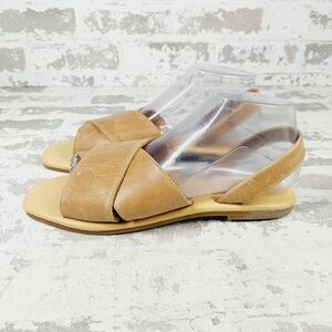 New Nisolo All-Day Almond Leather Cross Strap Sandals V407